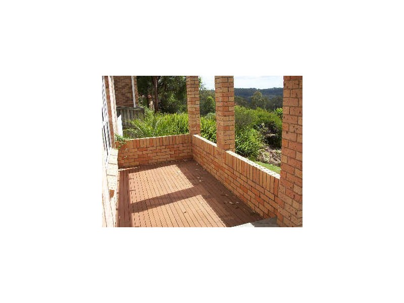 8 Leasingham Close, Eleebana NSW 2282