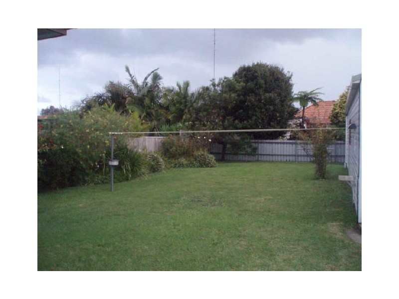 10 Hitchcock Avenue, Belmont NSW 2280
