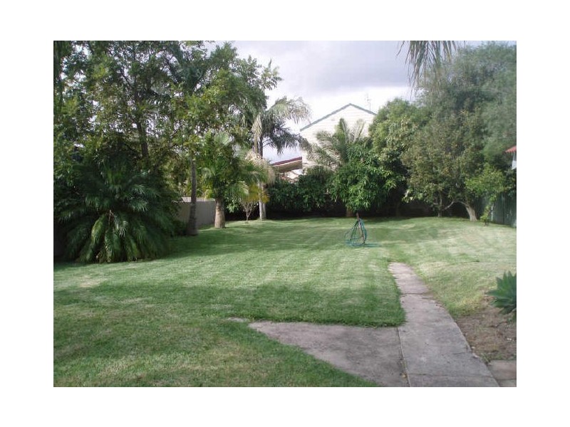 12 Robb Street, Belmont NSW 2280