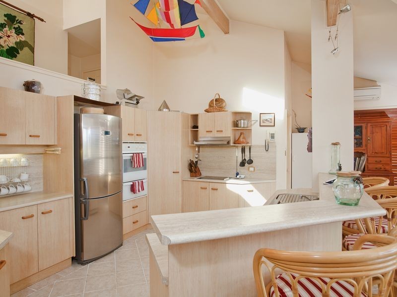 12 Seacliff Place, Caves Beach NSW 2281