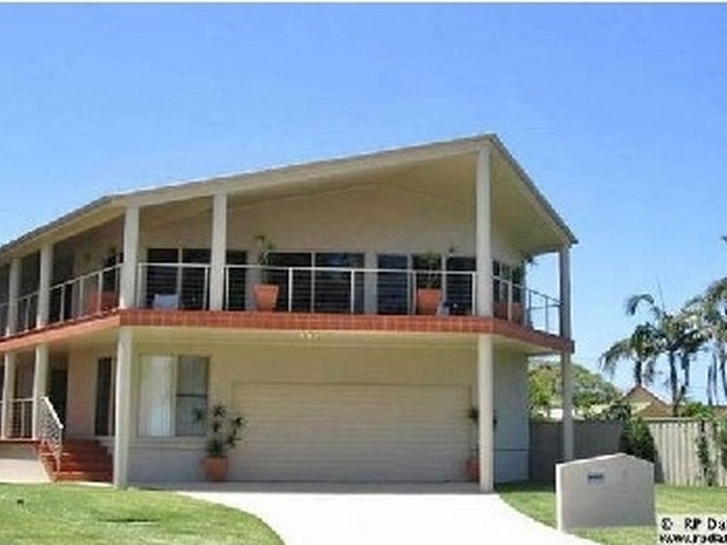 6 Paley Crescent, Belmont South NSW 2280