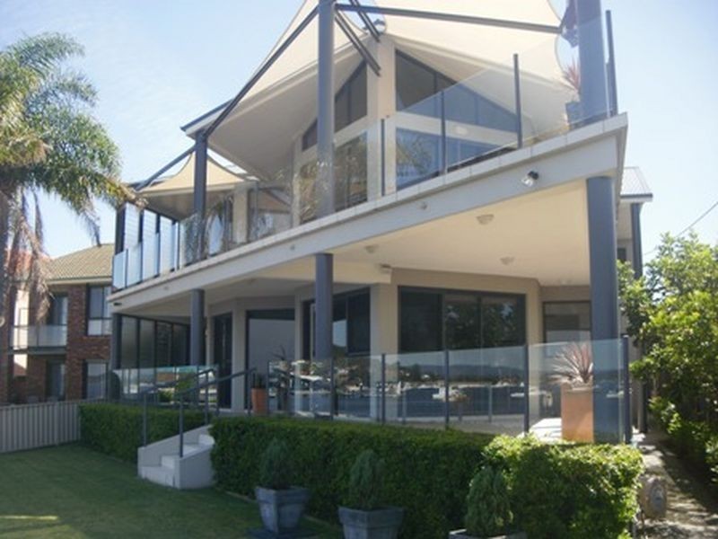 1/2 Ross Street, Belmont NSW 2280