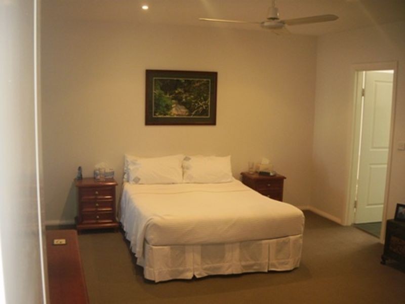 1/2 Ross Street, Belmont NSW 2280