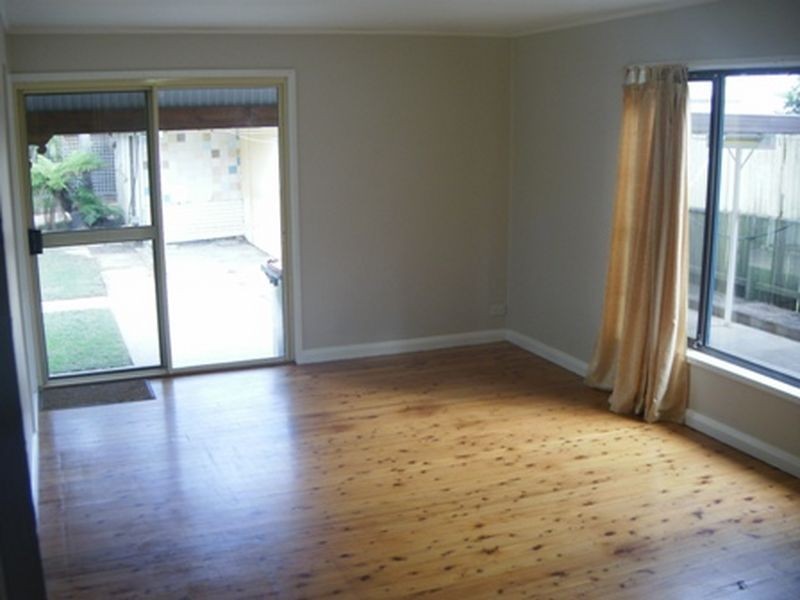 1 Ellen St, Belmont South NSW 2280