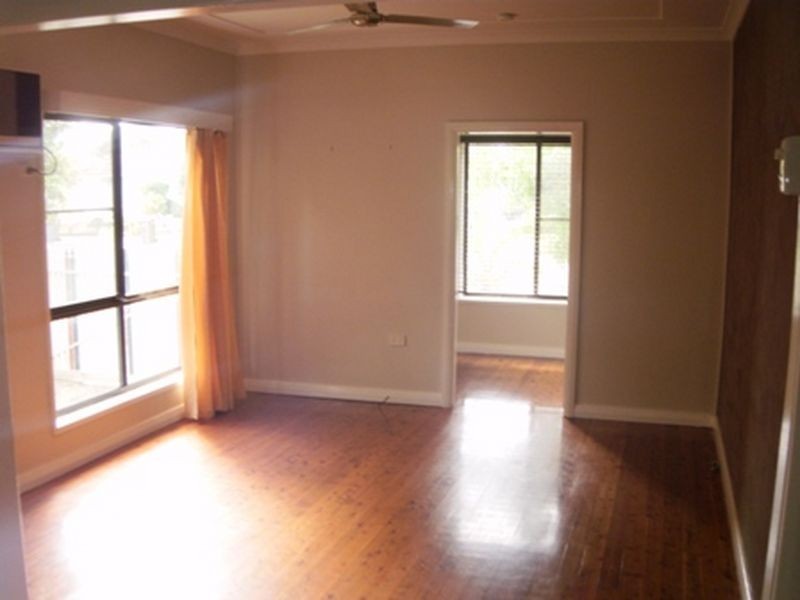 1 Ellen St, Belmont South NSW 2280