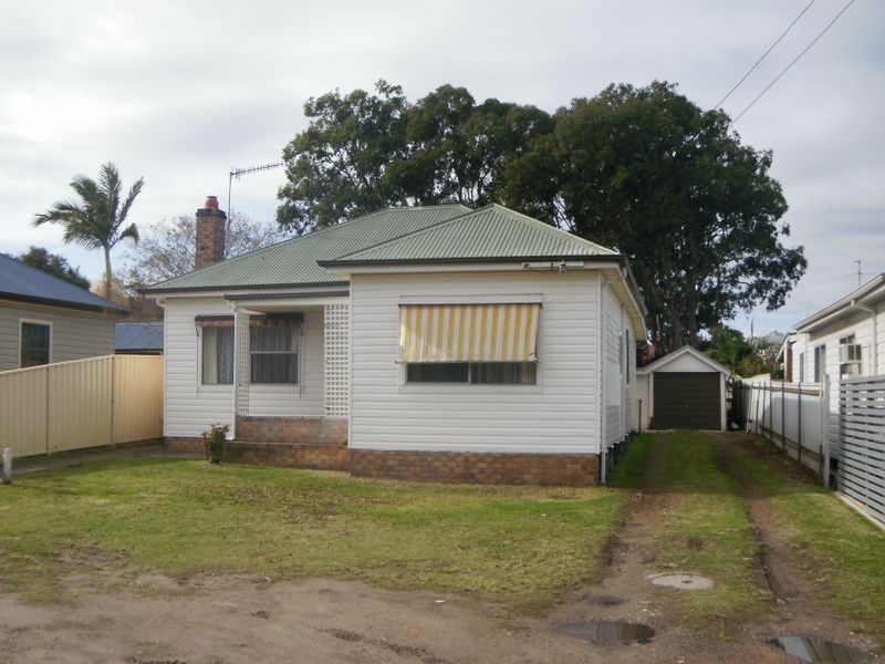 12 Gerald St, Belmont NSW 2280