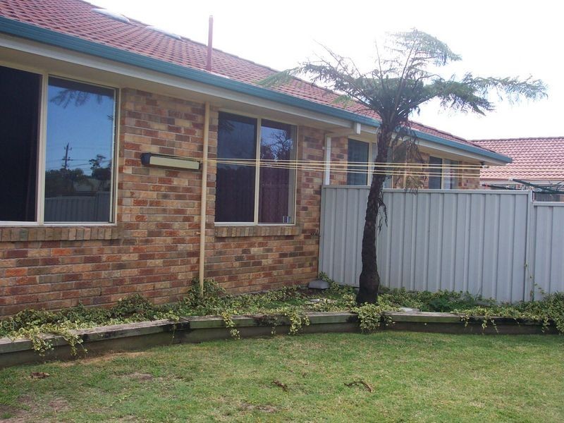 2/8 Tofino Close, Pelican NSW 2281