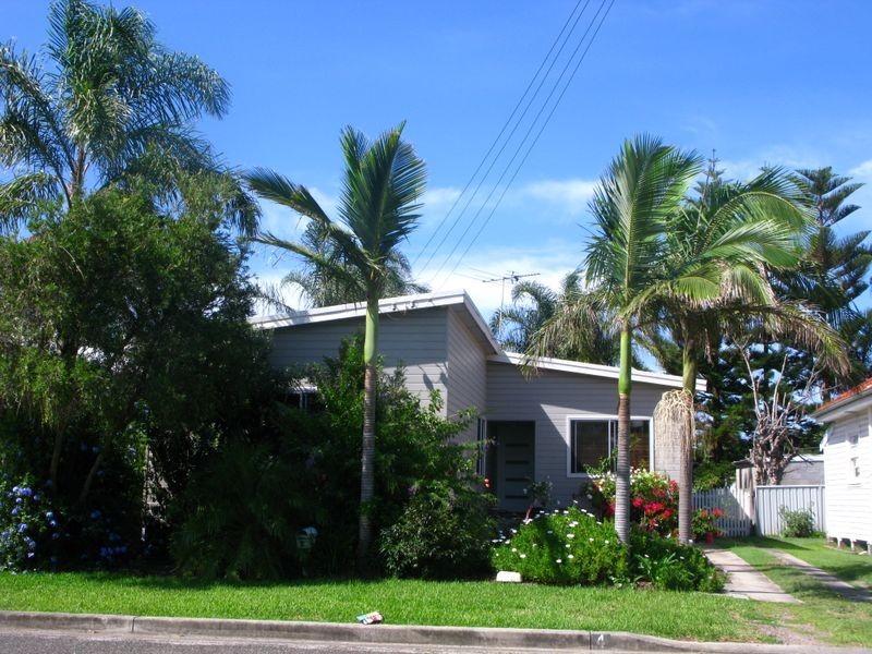 4 Robert St, Belmont NSW 2280