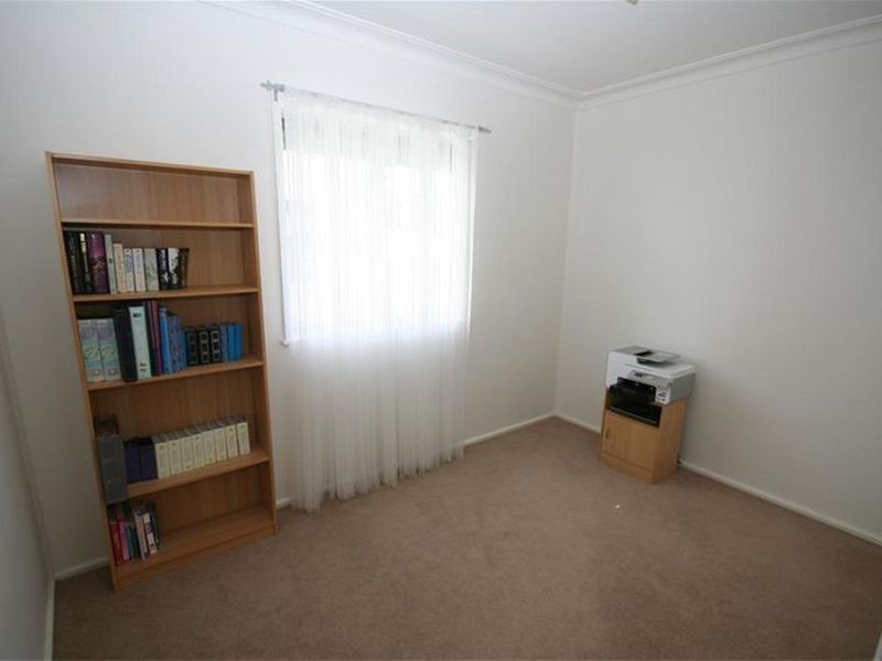16 Kananook Crescent, Belmont North NSW 2280