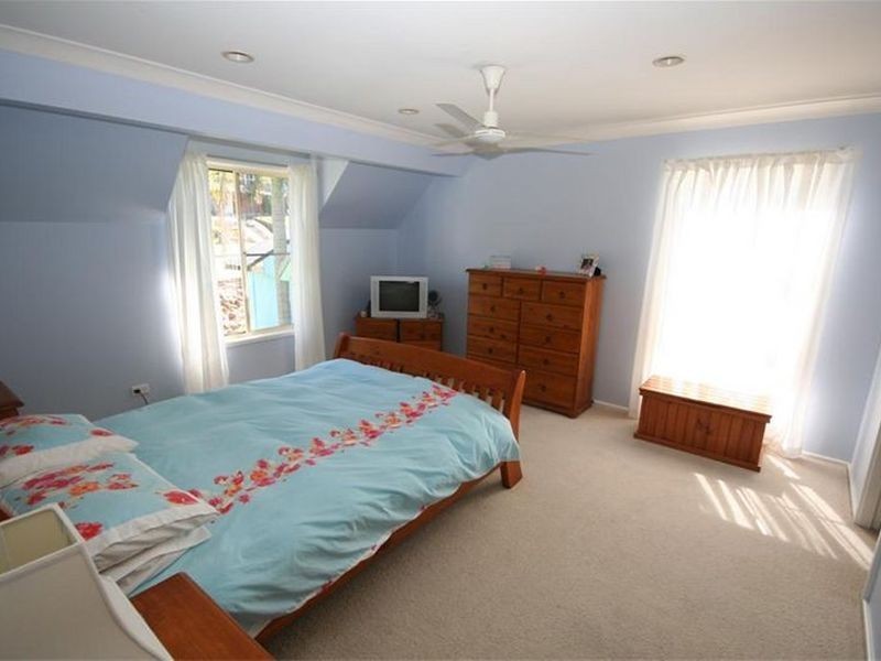 16 Kananook Crescent, Belmont North NSW 2280