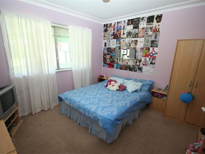 16 Kananook Crescent, Belmont North NSW 2280