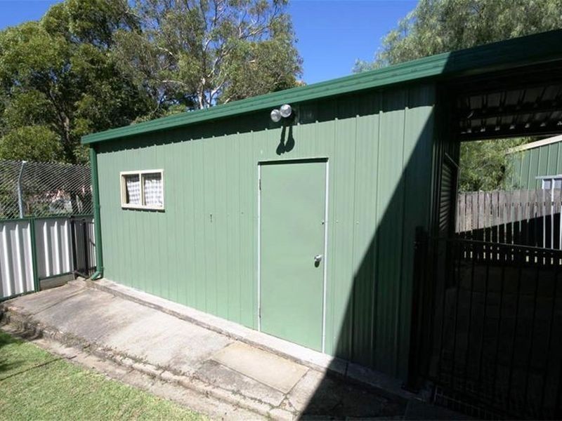16 Kananook Crescent, Belmont North NSW 2280