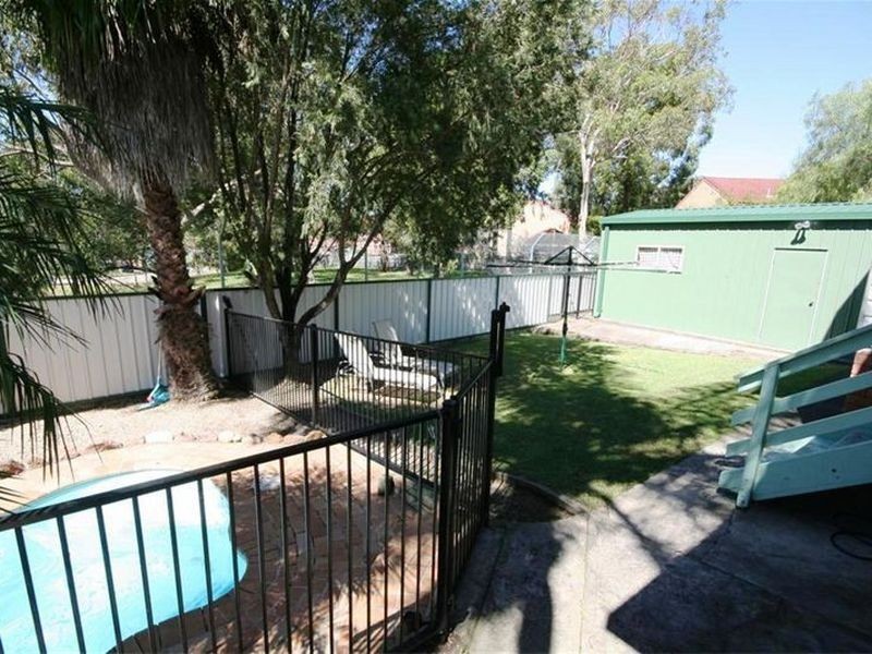 16 Kananook Crescent, Belmont North NSW 2280