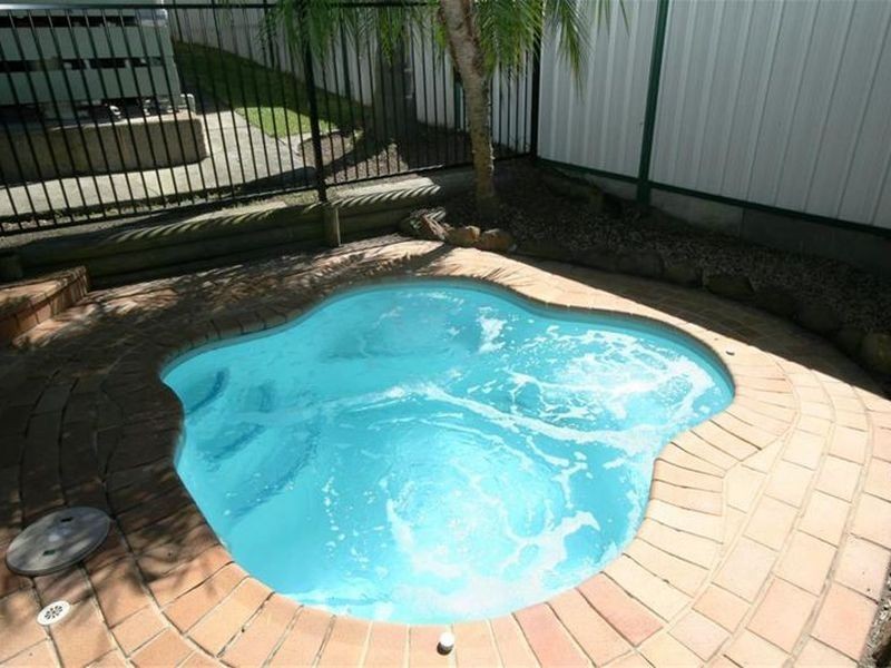 16 Kananook Crescent, Belmont North NSW 2280