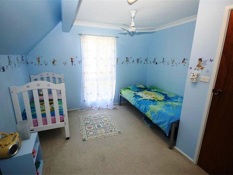 16 Kananook Crescent, Belmont North NSW 2280