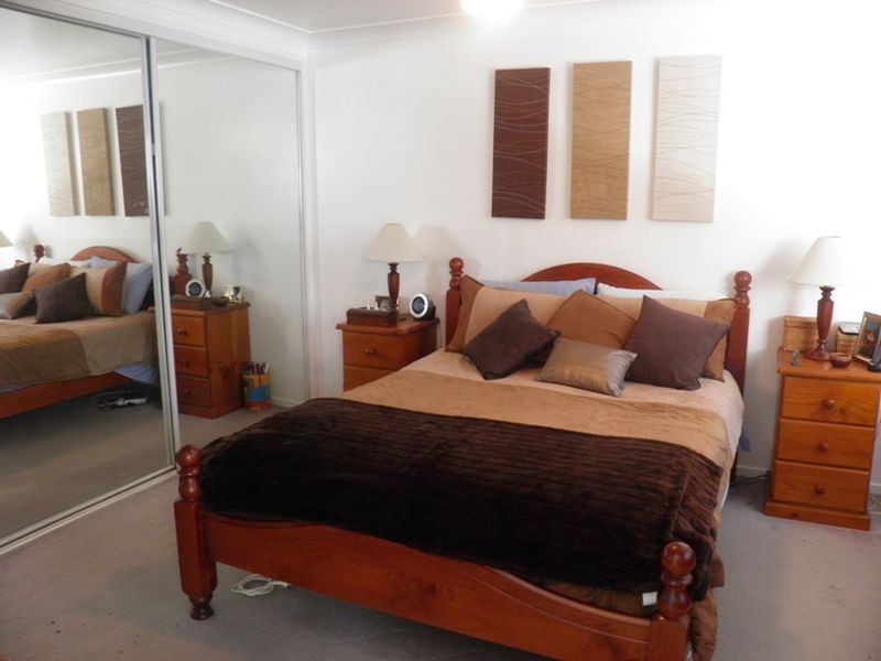 8 Leasingham Close, Eleebana NSW 2282