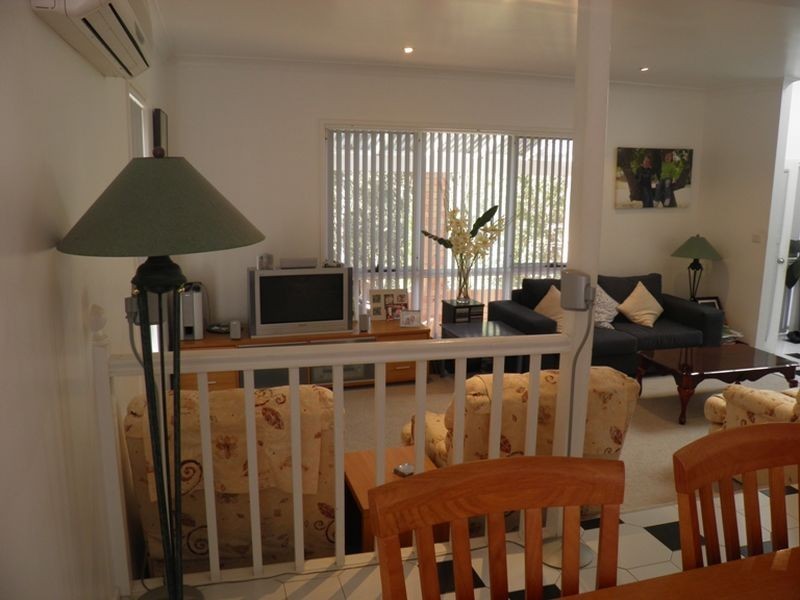 8 Leasingham Close, Eleebana NSW 2282