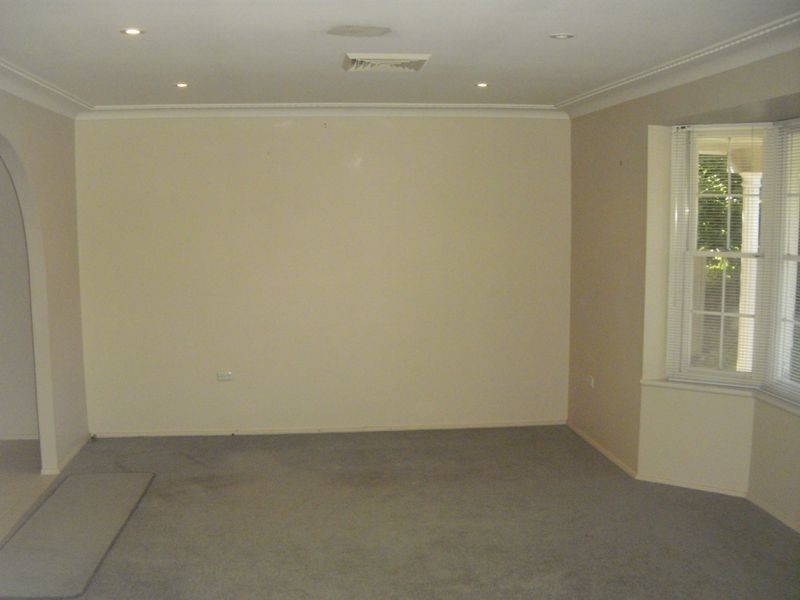 25 Kenton Crescent, Valentine NSW 2280