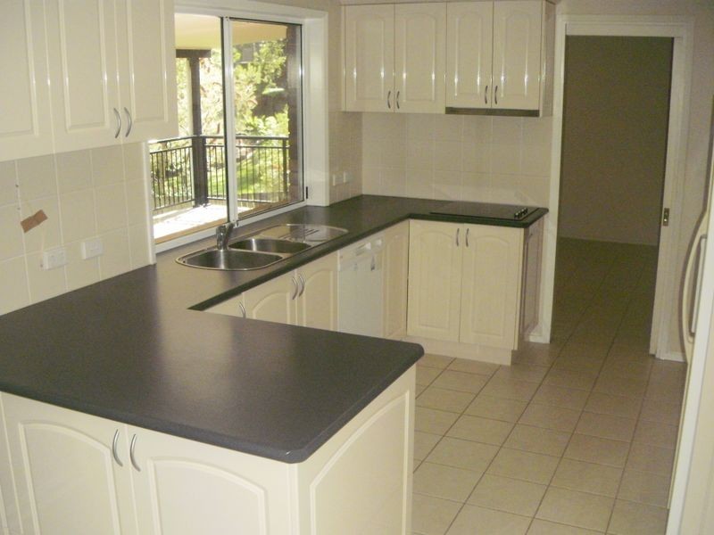 25 Kenton Crescent, Valentine NSW 2280