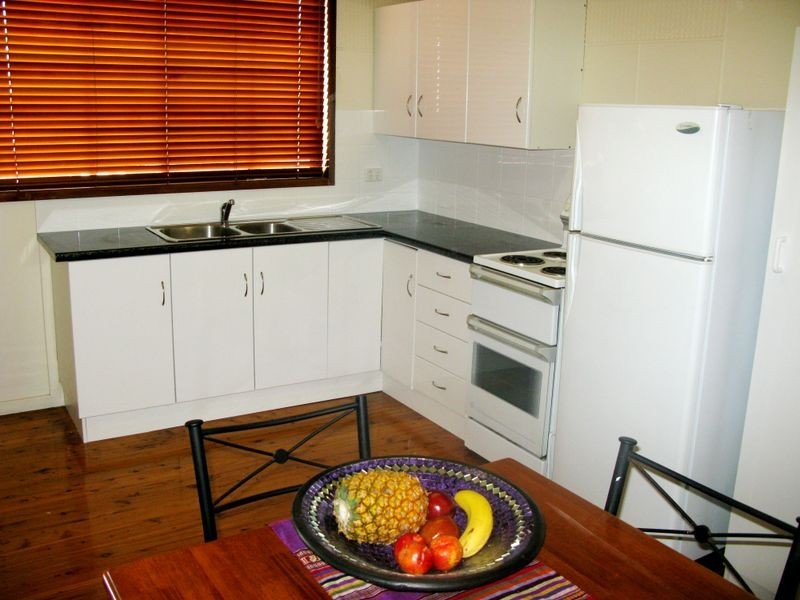 4A Robert St, Belmont South NSW 2280