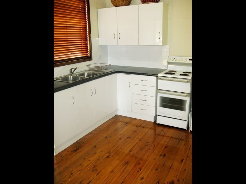 4A Robert St, Belmont South NSW 2280