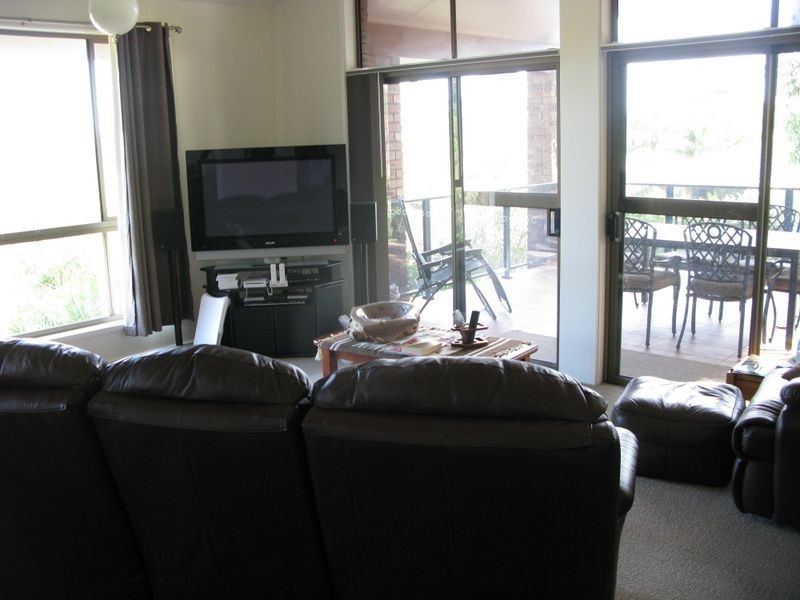 31 Shortland Street, Redhead NSW 2290