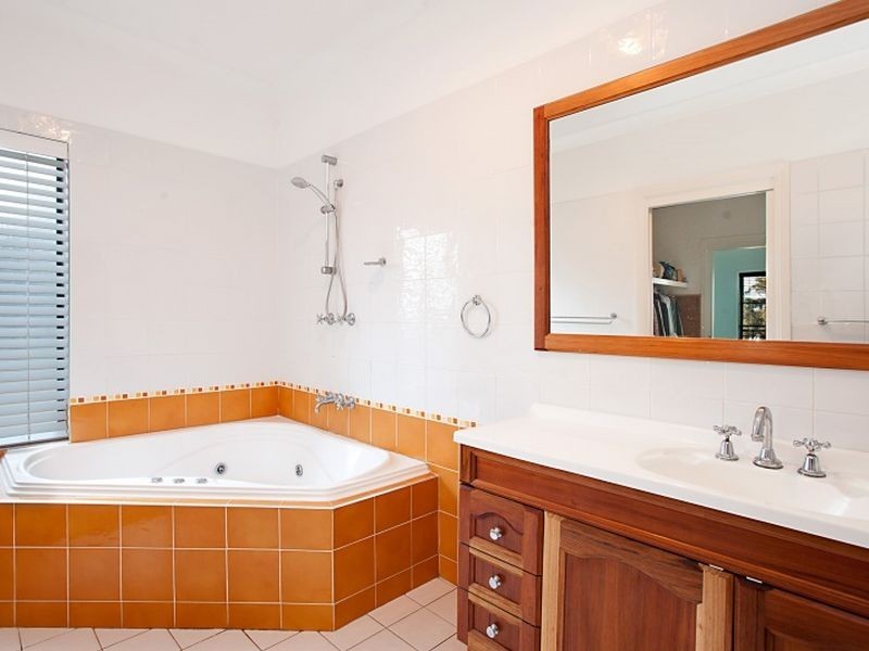 38 Park Royal Drive, Floraville NSW 2280