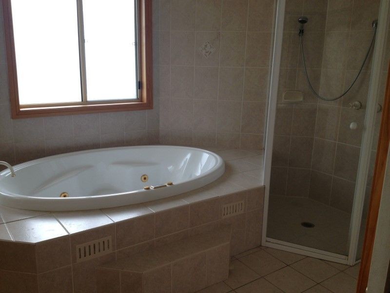 33 Camberwarra Drive, Floraville NSW 2280