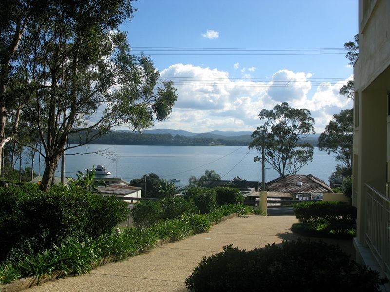 2/24 Bareki Rd, Eleebana NSW 2282