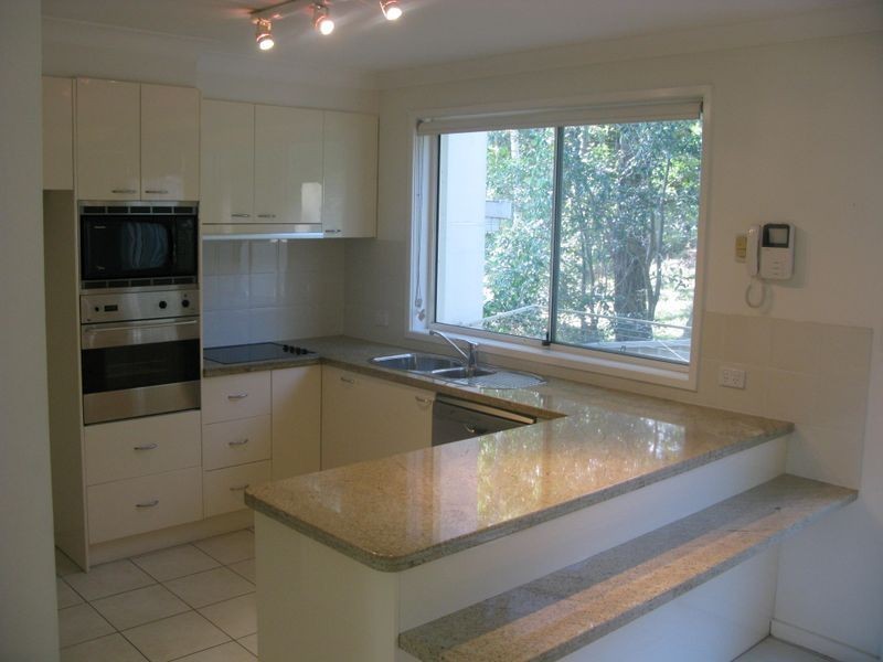 2/24 Bareki Rd, Eleebana NSW 2282