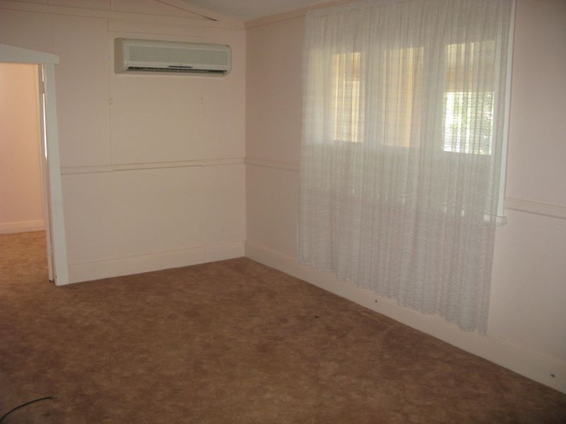 4 Nikkinbah Street, Belmont North NSW 2280