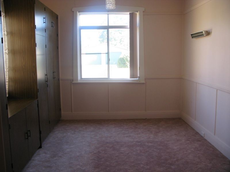 4 Nikkinbah Street, Belmont North NSW 2280