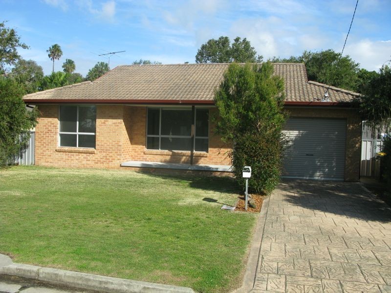 3/64 Lakeview Parade, Pelican NSW 2281