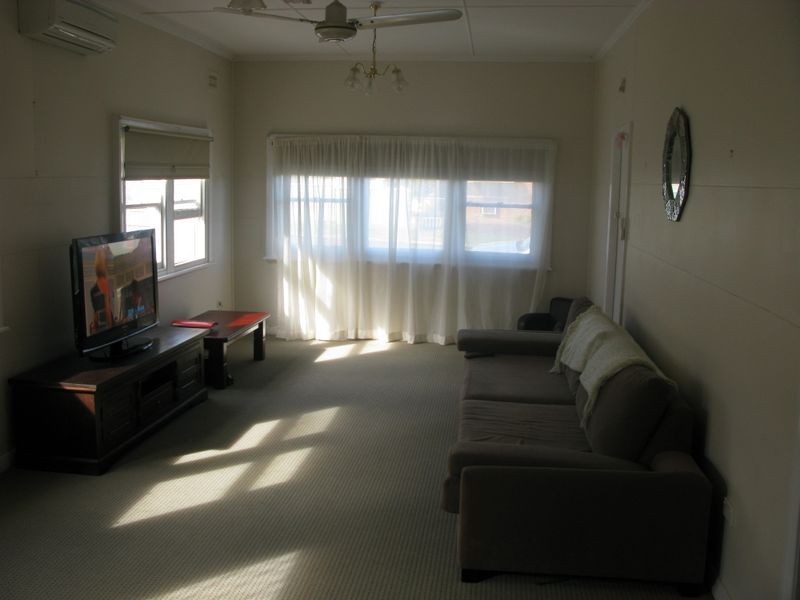 27 Albert St, Belmont NSW 2280