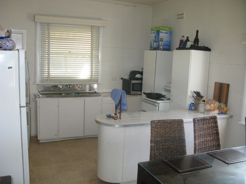 27 Albert St, Belmont NSW 2280