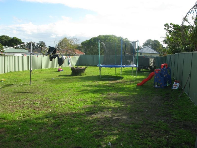 27 Albert St, Belmont NSW 2280