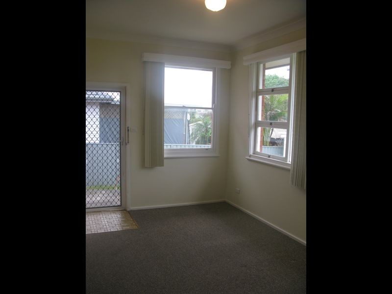 18 Pacific Street, Caves Beach NSW 2281