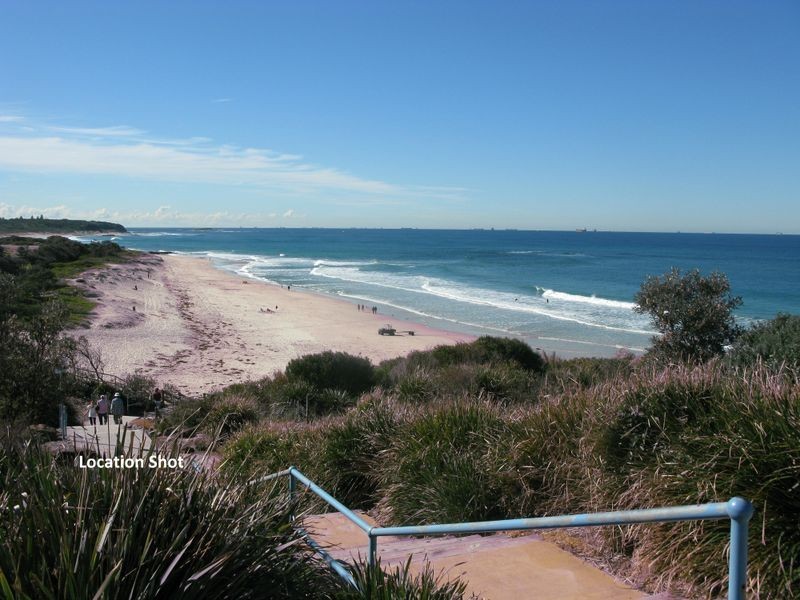 18 Pacific Street, Caves Beach NSW 2281