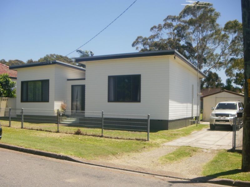 7 Sampson Avenue, Belmont North NSW 2280