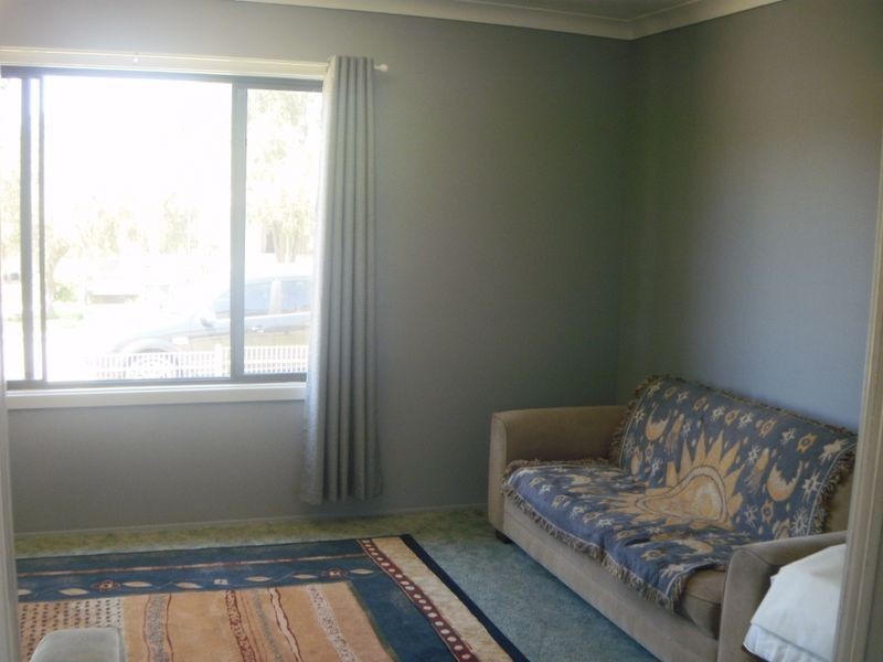 7 Sampson Avenue, Belmont North NSW 2280