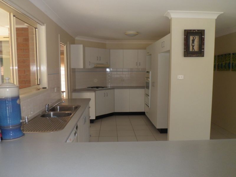 15 Westminster Close, Valentine NSW 2280