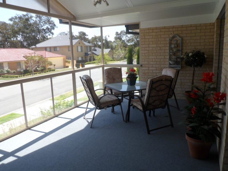 1 Laurina Cove, Valentine NSW 2280