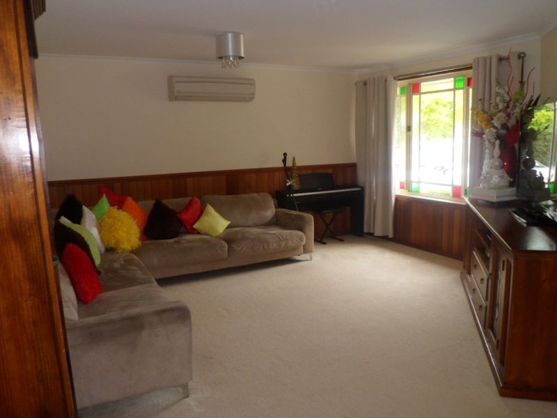 4 Genoa Close, Belmont NSW 2280