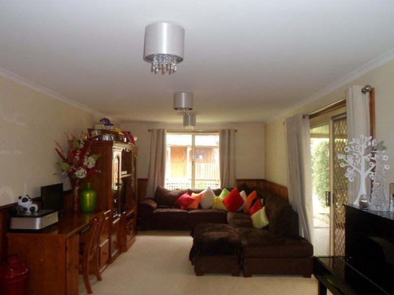 4 Genoa Close, Belmont NSW 2280