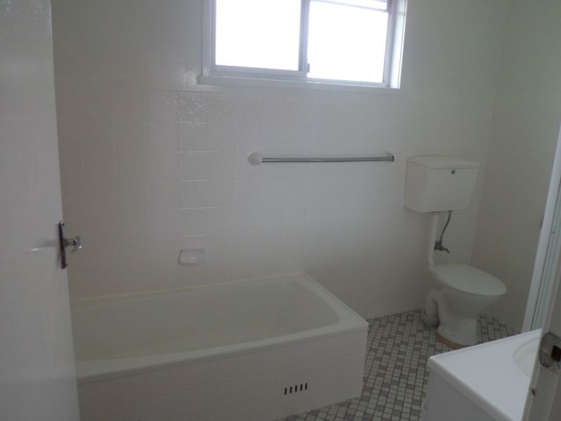 6 Ford Avenue, Mount Hutton NSW 2290