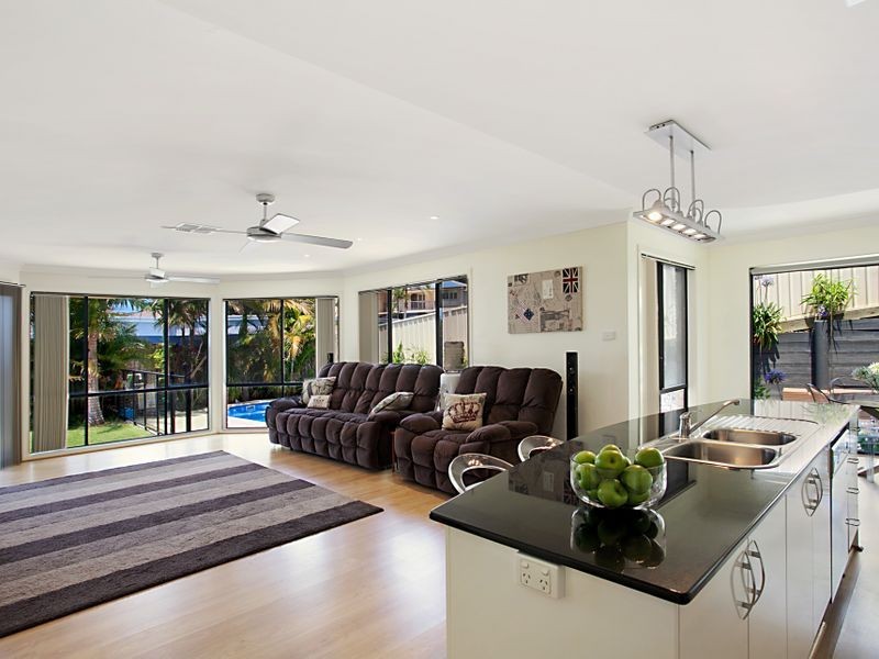 11 Heron Place, Belmont NSW 2280