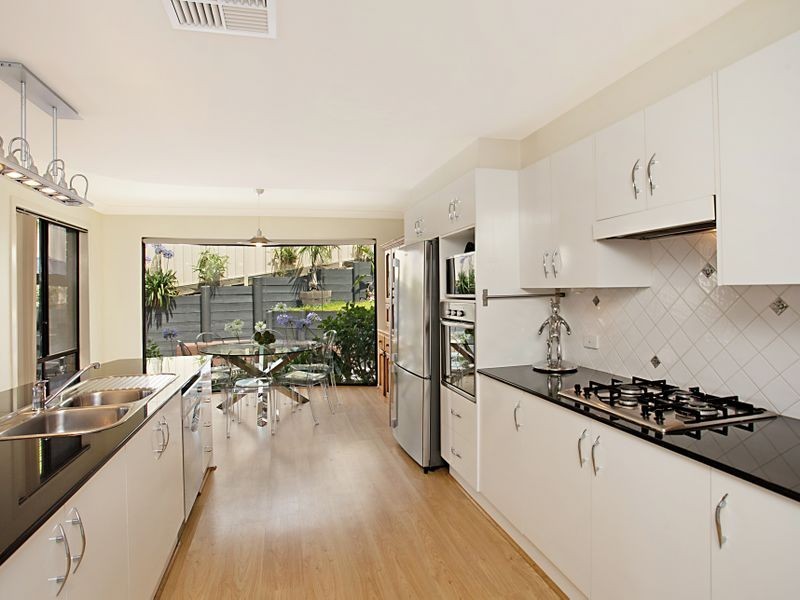11 Heron Place, Belmont NSW 2280