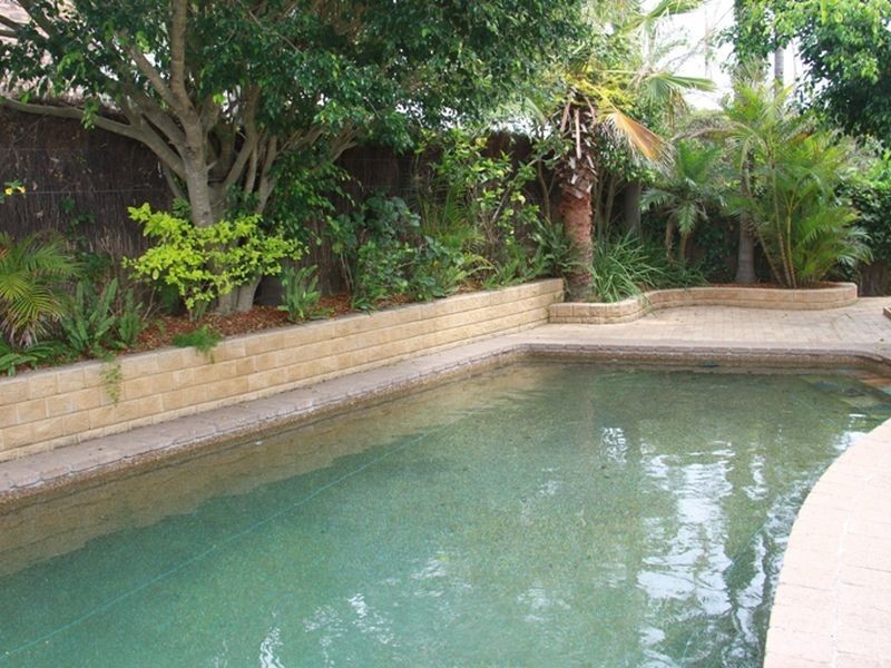 2 Alison Street, Redhead NSW 2290