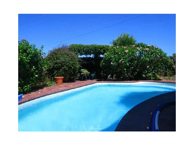 2 Crown Street, Belmont NSW 2280