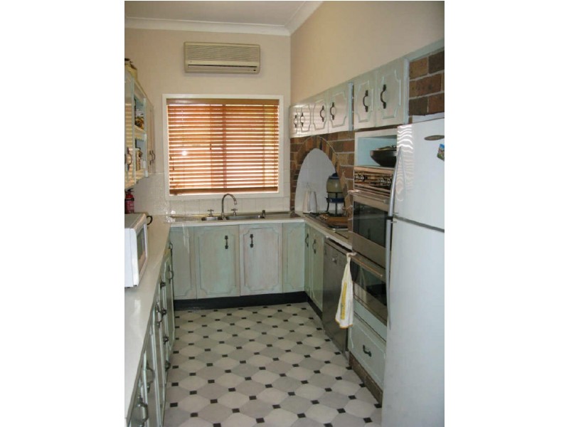 2 Crown Street, Belmont NSW 2280